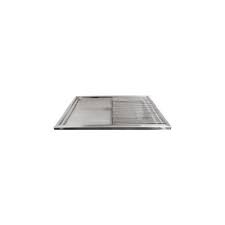 Each half has independent temperature control but some heat will transfer into other even if you are using only one side. Half Griddle Kit Wilmington Grill