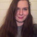 Anna Scherl's Instagram, Twitter & Facebook