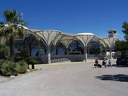Split airport is croatia's second largest airport and is located directly on the coast between trogir and kaštela, around 20 kilometres west of split. Flughafen Airport Split Kroatien Lexikon