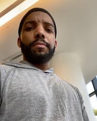 ¡Comienza el entrenamiento 2020 extremadamente duro con la persona más dura  que conozco @pvelez91 ! #medellincolombia en el edificio 🔥🔥🔥. ¡Casi  muero pero sobreviví! Todavía estoy adolorido ...