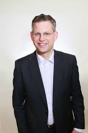 De vries, known for his investigative work exposing the criminal underworld, is fighting for his life after being shot in the netherlands' capital. Christoph De Vries Wikipedia