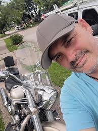 Ian Kushner's Instagram, Twitter & Facebook