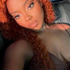 Maggie Dakin's Instagram, Twitter & Facebook