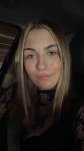 Sarah Chon's Instagram, Twitter & Facebook