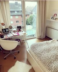 Stylisches Wg Zimmer In Munster Wgzimmer Einrichtung Interiordesign Wohnung Room Roommate Apa Dorm Room Styles First Apartment Decorating Stylish Room