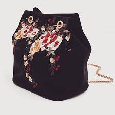 Cicek Islemeli Kadife Kol Cantalari Sitede Www Vintagecoboutique Com Flowerembroidery Baglovers Velvetbags Velvetbag Vintagecoshop Zara Canta Cantalar