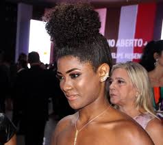 Contact social insights demographics connections. Erika Januza Volta A Terra Natal Para Prestigiar Minas Trend E Fala Do Final Feliz De Sua Personagem Que Sofreu Racismo Em O Outro Lado Do Paraiso E Bonito Ver Que Alguem