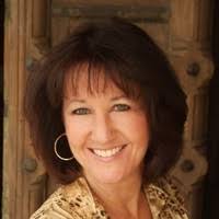 Kari Mcgrath's Instagram, Twitter & Facebook