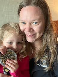 Shanna Hutchins's Instagram, Twitter & Facebook