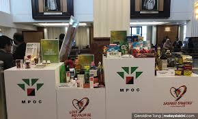 It replaces a previous love my palm oil campaign introduced domestically last year to instill national pride for malaysian palm oil amid widespread the world's most widely consumed vegetable oil is used by major international companies to make everything from cereal to lipstick and detergent. Malaysians Must Know The Truth Palm Oil Showcase Gives Out Free Samples In Parliament