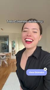 Como le explicas a un gringo este sentimiento😂  #desdeseptiembresesientequevienediciembre #navidadentiktok  #comediaenespañol #colombiana