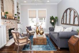 Fixer Upper S Best Bathroom Flips Hgtv S Fixer Upper With Chip And Joanna G Joanna Gaines Living Room Joanna Gaines Living Room Decor Fixer Upper Living Room