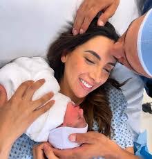 Nicole Abraham's Instagram, Twitter & Facebook