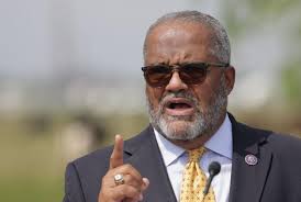 Judge Shelly Dick is scheduled to redraw congressional map