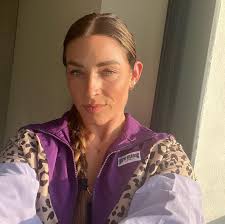 Are selfies still a thing? The california sun was giving, so naturally I  had to snap a few plus im obsessed with my new jacket 💜