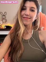 FrivolousFox ASMR  frivvay  frivvifox Nude Leaks OnlyFans Photo 5 -  Nudogram v2.0