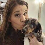 Mona Hendrix's Instagram, Twitter & Facebook