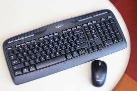 Logitech Mk320 Wireless Keyboard Mouse Review A Flawed Mouse Holds This Bundle Back Pcworld