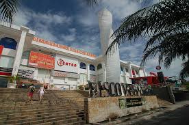 You can call at +62 21 80 62 96 66 or find more contact information. Discovery Shopping Mall Bali Pantai Kuta