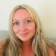 Kyna Smith's Instagram, Twitter & Facebook