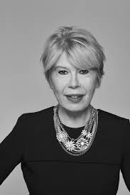 She made her debut in the late 1960s by singing in student cabarets. Magda Umer I Zuzanna Lapicka Towarzyszki Zycia