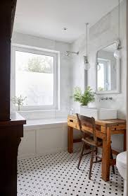 Assuming no work is done on weekends, this translates to about 4 1/2 weeks—slightly more than one month—if the work proceeds uniformly with no breaks. How Long Does A Bathroom Renovation Take Houzz Uk