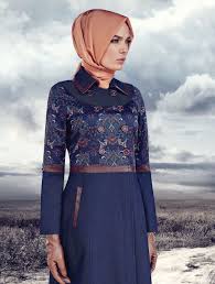 Zuhre Tesettur Pardesu Esarp Uzun Elbise Sonbahar Kis Koleksiyon Alisveris Magaza Hijab Fashion Inspiration Muslimah Fashion Outfits Hijab Fashionista