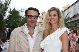 Partager sur facebook article suivant > 23 photos. Photos Nicolas Bedos En Couple Il Apparait Pour La Premiere Fois Aux Cotes De Sa Nouvelle Compagne Voici