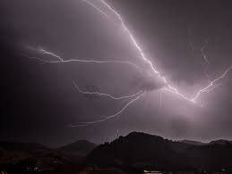 Das mittelland ist zugleich ballungszentrum der landesbevölkerung: Heftige Gewitter Lassen In Der Ostschweiz Toi Toi Wcs Und Trampoline Umherfliegen
