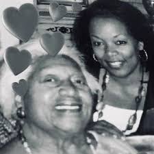 Lauren Medlock's Instagram, Twitter & Facebook