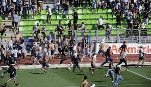 Jun 05, 2021 · santiago wanderers y universidad católica se enfrentan este sábado en valparaíso por la décima fecha del campeonato. Futbol Todo Se Pudrio Todo Incidentes Entre Hinchas Obligan A Suspender El Santiago Wanderers Colo Colo Futbol Todo