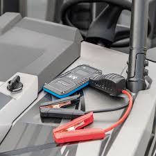 Bu Urun Piyasadaki En Kucuk Cok Fonksiyonlu Aku Sarj Edebilen Powerbank Auto Starter Serisidir Yeni Tasarimi Lastik Dokusu Ve Mavi Rengi Il Mavi Yaya Urunler