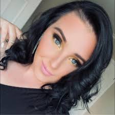 Is there any eyelash techs who have space either