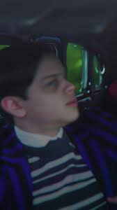 Wie Heißt Der Schauspieler Von Den Bruder Von Wednesday Google