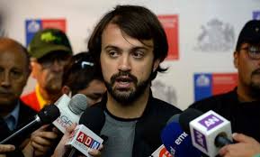 Jorge sharp, nuestro candidato a las primarias ciudadanas valparaíso 2016, canta la canción del poder popular.www.jorgesharp.clvota jorge sharp #sharpxvalpo. Chile Jorge Sharp Hace Politica En Serio