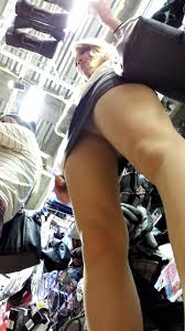街で撮られた美人お姉さん達のパンチラ画像特集！