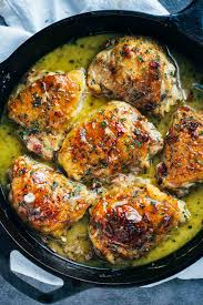Skillet Chicken With Bacon And White Wine Sauce Pinch Of Yum Recipe In 2020 Recipes Baked Chicken Thighs Chicken Recipes