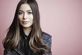 Miranda taylor cosgrove (born may 14, 1993) is an american actress and singer. Miranda Cosgrove Wiki Age Boyfriend Net Worth Facts And More Wikifamouspeople
