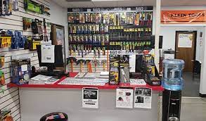Six Things To Keep In Mind When Looking For Electronics From Online Electrical Store Electrical Stores Electricity Buy Electronics