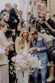 Ihr seid unsicher, wie ihr die hochzeit feiern wollt: Standesamt Hochzeit Foto Ideen Tipps Regenhochzeit Von Hochzeitsplaner Braut Hochzeitsfotograf