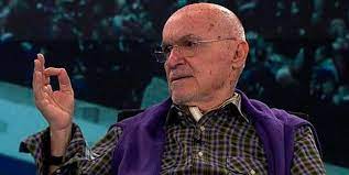 Hıncal uluç is a turkish journalist and writer. Hincal Uluc Kimdir Yeni Akit
