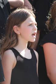 Last night, Emmet Belknap's chorus and band students serenated our  neighborhood during one of our favorite events of the year: 🎶Music in the  Loop! 🎶 Thank you for joining us for a