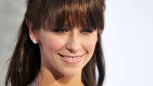 Jennifer also spoke to people about the surprising news and said: Us Schauspielerin Jennifer Love Hewitt Bringt Sohn Zur Welt B Z Berlin