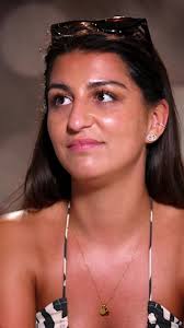 Chiara kann David in der offenen Aussprache davon überzeugen, dass sie  echtes Interesse an ihm hat.Was denkt ihr? Hat Chiara ernste Absichten mit  Dee oder möchte sie eigentlich nur Sendezeit? ...