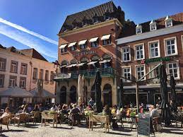 Der venloer markt vor dem prachtvollen rathaus. Kleiner Shoppingbummel Durch Venlo Vielweib On Tour