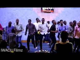 Uko ajya andongora / uko ajya andongora umuhanzikazi la belle uri kuzamuka neza yifuza kugeza kure muzika ye kigalihit rw ajya72lalh ma. Igisirimba 2018