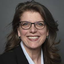 Melinda Pierson's Instagram, Twitter & Facebook