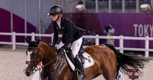 Julia krajewski devient championne olympique du concours complet d'équitation en individuel. 3zp9pomtjsxmfm