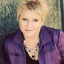 Jeri Wynn's Instagram, Twitter & Facebook