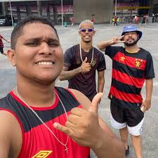 Com a necessidade de dois volantes com bom passe, vejo Pedro Favela e  Jonatas Paulista largando na frente de Lucas Siqueira e Balotelli.